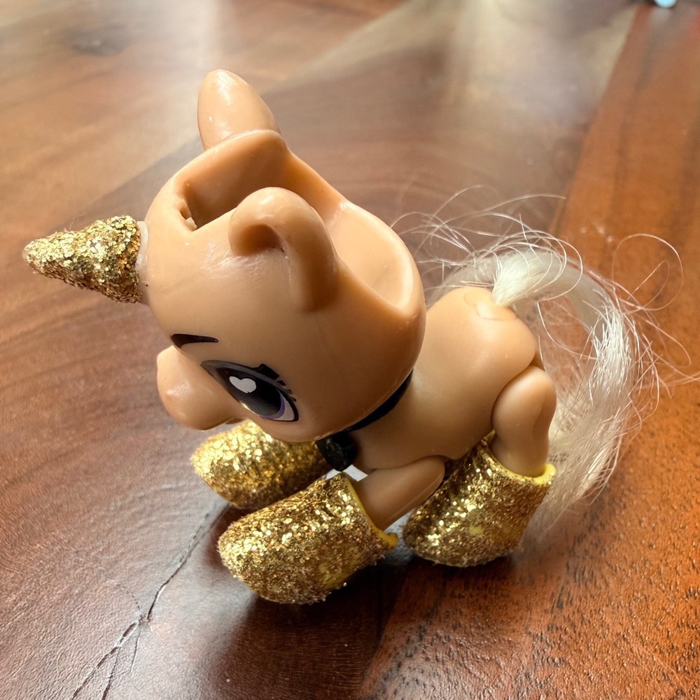 Zuru 5 Surprise Unicorn Squad Tan Gold Glitter Horn Hooves Collectible‎ Figure